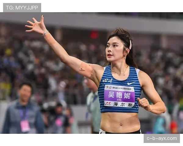 吴艳妮赛前涂睫毛膏上场,这姐是来走红毯还是破纪录的? 吴艳妮赛前涂睫毛膏上场,这姐是来走红毯还是破纪录的?